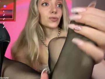 Check-out the world of girls and talk with our steaming hot slutz, bringing your desired characters to life with authentic apparel and cam streams.
