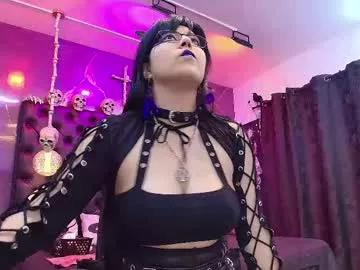 Check-out the world of girls and talk with our steaming hot slutz, bringing your desired characters to life with authentic apparel and cam streams.