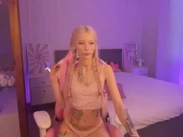 Check-out the world of girls and talk with our steaming hot slutz, bringing your desired characters to life with authentic apparel and cam streams.
