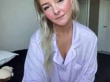 Spur your fetishes: Get dirty and flatter these gorgeous girls hosts, who will reward you with wild apparel and vibrating toys.