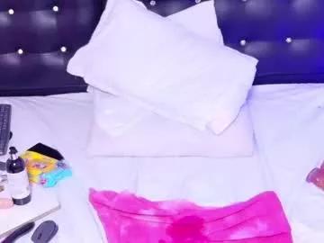Check-out the world of girls and talk with our steaming hot slutz, bringing your desired characters to life with authentic apparel and cam streams.