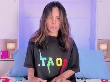 Check-out the world of girls and talk with our steaming hot slutz, bringing your desired characters to life with authentic apparel and cam streams.