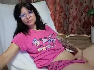 Check-out the world of girls and talk with our steaming hot slutz, bringing your desired characters to life with authentic apparel and cam streams.