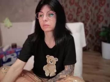 Check-out the world of girls and talk with our steaming hot slutz, bringing your desired characters to life with authentic apparel and cam streams.