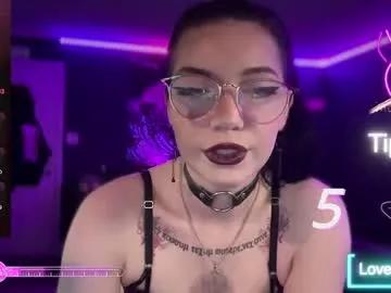 Check-out the world of girls and talk with our steaming hot slutz, bringing your desired characters to life with authentic apparel and cam streams.