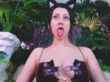 Check-out the world of girls and talk with our steaming hot slutz, bringing your desired characters to life with authentic apparel and cam streams.
