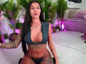 Check-out the world of girls and talk with our steaming hot slutz, bringing your desired characters to life with authentic apparel and cam streams.