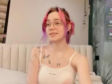 Check-out the world of girls and talk with our steaming hot slutz, bringing your desired characters to life with authentic apparel and cam streams.