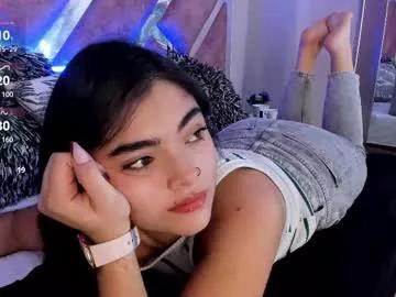 Curvy pleasure: Improve your chatting skills with these steaming hot streamers, and dive into the enticing world of unclothed temptation.