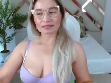 Check-out the world of girls and talk with our steaming hot slutz, bringing your desired characters to life with authentic apparel and cam streams.