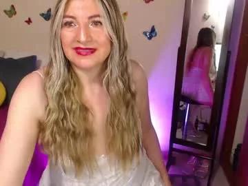 Check-out the world of girls and talk with our steaming hot slutz, bringing your desired characters to life with authentic apparel and cam streams.