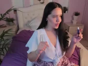 Curvy pleasure: Improve your chatting skills with these steaming hot streamers, and dive into the enticing world of unclothed temptation.