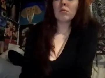 Curvy pleasure: Improve your chatting skills with these steaming hot streamers, and dive into the enticing world of unclothed temptation.
