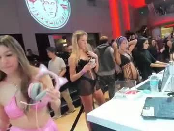 Check-out the world of girls and talk with our steaming hot slutz, bringing your desired characters to life with authentic apparel and cam streams.