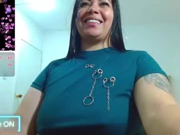 Check-out the world of girls and talk with our steaming hot slutz, bringing your desired characters to life with authentic apparel and cam streams.