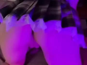 Natural hotness: Appease your whims and check-out our cam shows extravaganza with skilled performers stripping down and masturbating with their toys.