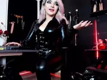 Check-out the world of girls and talk with our steaming hot slutz, bringing your desired characters to life with authentic apparel and cam streams.