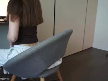 Spur your fetishes: Get dirty and flatter these gorgeous girls hosts, who will reward you with wild apparel and vibrating toys.