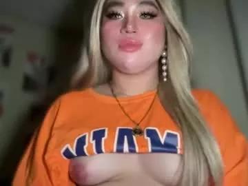 Check-out the world of girls and talk with our steaming hot slutz, bringing your desired characters to life with authentic apparel and cam streams.
