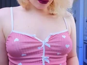 Check-out the world of girls and talk with our steaming hot slutz, bringing your desired characters to life with authentic apparel and cam streams.