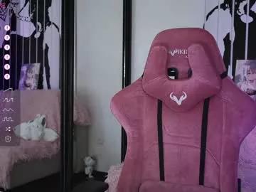 Check-out the world of girls and talk with our steaming hot slutz, bringing your desired characters to life with authentic apparel and cam streams.