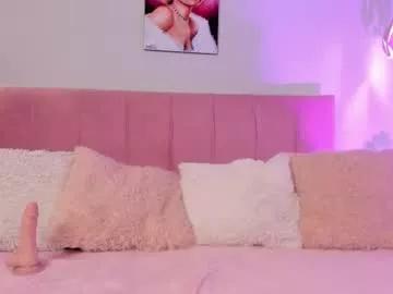 Check-out the world of girls and talk with our steaming hot slutz, bringing your desired characters to life with authentic apparel and cam streams.