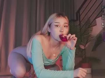 Get ready to be fully mesmerized with our saliva page. With so many popular models to choose from, you're sure to find the ideal live cam model for your kookiest whims.