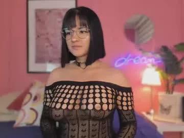 Check-out the world of girls and talk with our steaming hot slutz, bringing your desired characters to life with authentic apparel and cam streams.