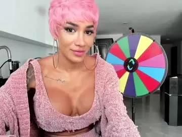 Check-out the world of girls and talk with our steaming hot slutz, bringing your desired characters to life with authentic apparel and cam streams.
