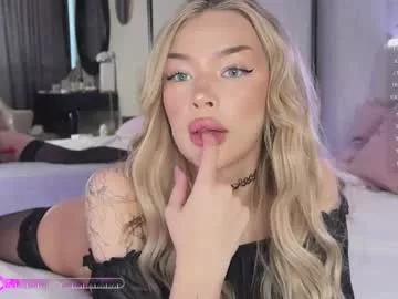 Check-out the world of girls and talk with our steaming hot slutz, bringing your desired characters to life with authentic apparel and cam streams.