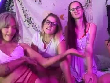 themykalaxo model from Chaturbate