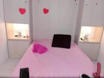 Check-out the world of girls and talk with our steaming hot slutz, bringing your desired characters to life with authentic apparel and cam streams.
