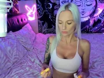 Check-out the world of girls and talk with our steaming hot slutz, bringing your desired characters to life with authentic apparel and cam streams.