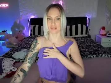 Spur your fetishes: Get dirty and flatter these gorgeous girls hosts, who will reward you with wild apparel and vibrating toys.