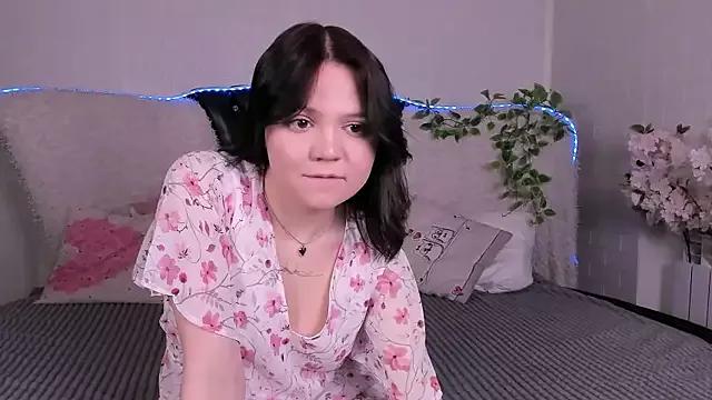 -EmmaBell from StripChat is Freechat