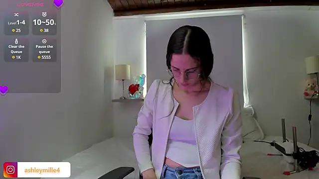 Check-out the world of girls and talk with our steaming hot slutz, bringing your desired characters to life with authentic apparel and cam streams.
