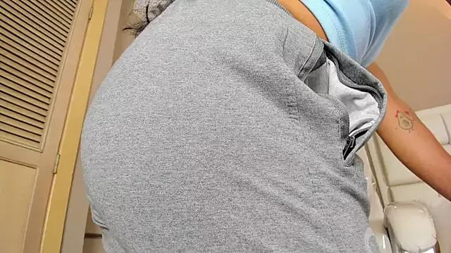 Check-out the world of girls and talk with our steaming hot slutz, bringing your desired characters to life with authentic apparel and cam streams.