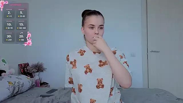 _heartattack_ from StripChat is Freechat