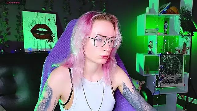 Check-out the world of girls and talk with our steaming hot slutz, bringing your desired characters to life with authentic apparel and cam streams.