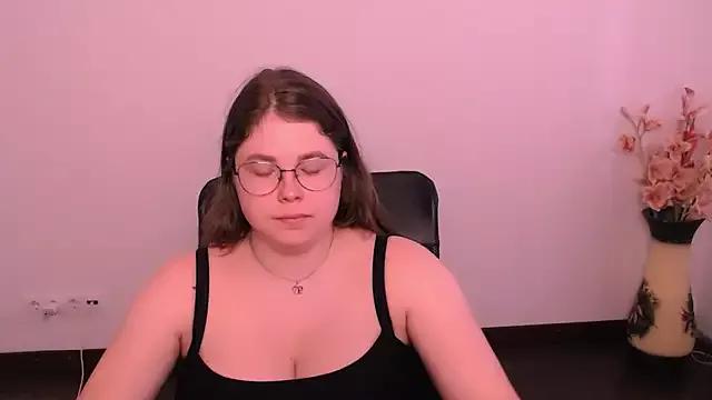 _Lovely_Mary from StripChat is Freechat