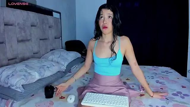 Check-out the world of girls and talk with our steaming hot slutz, bringing your desired characters to life with authentic apparel and cam streams.