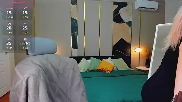 _Miss_Valentina_ from StripChat is Freechat