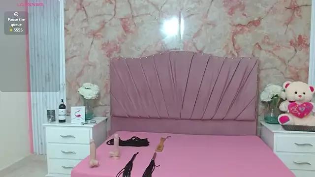 _nicolesweet from StripChat is Freechat