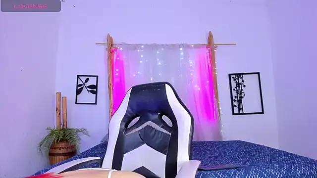 _RedMoon from StripChat is Freechat