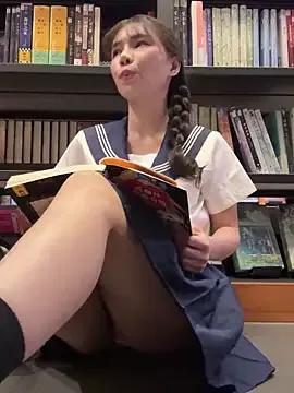 Photos of Adora188 from StripChat is Freechat