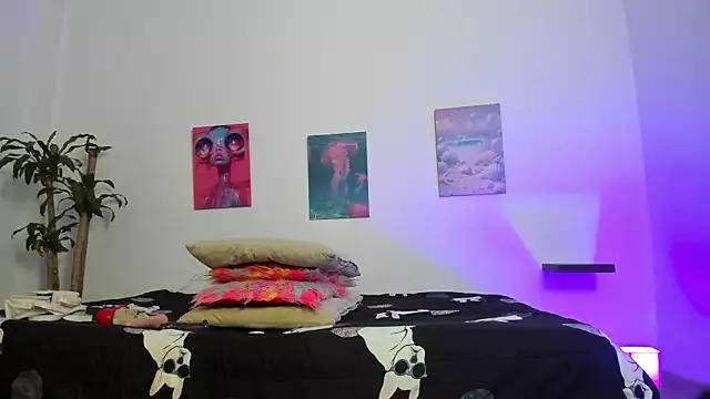 Check-out the world of girls and talk with our steaming hot slutz, bringing your desired characters to life with authentic apparel and cam streams.