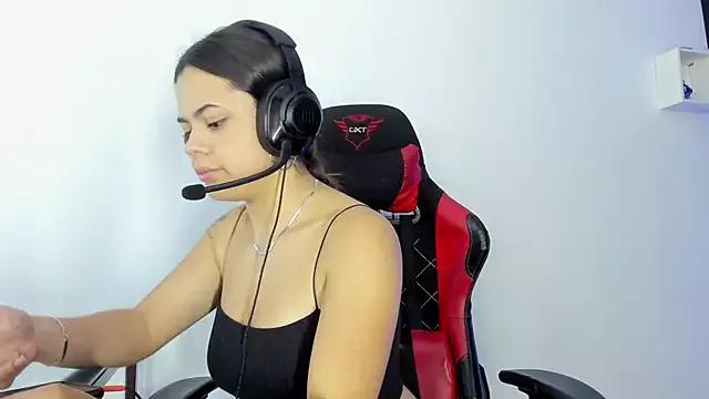 AlexaYChris from StripChat is Freechat
