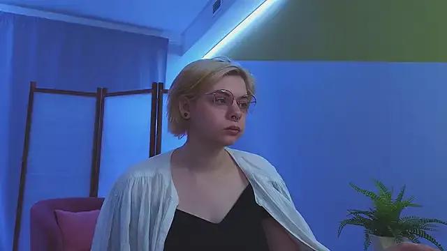 Alice_Birrd from StripChat is Freechat