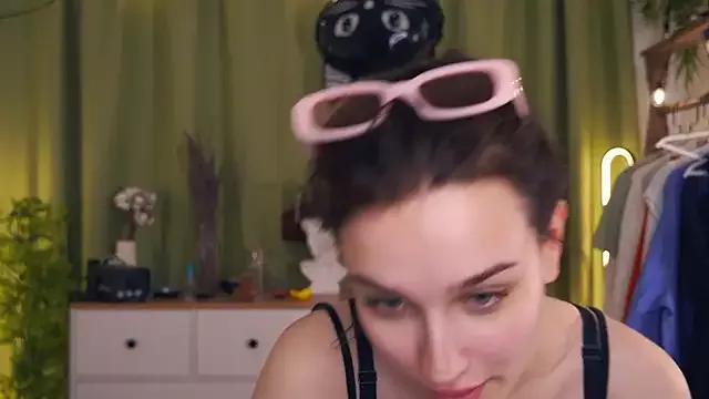 Check-out the world of girls and talk with our steaming hot slutz, bringing your desired characters to life with authentic apparel and cam streams.