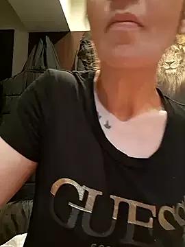 alinaalinutzq from StripChat is Freechat
